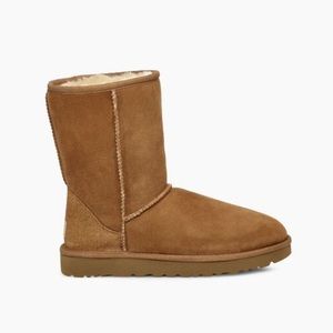 UGG CLASSIC SHORT size 12 women’s - 10 men’s